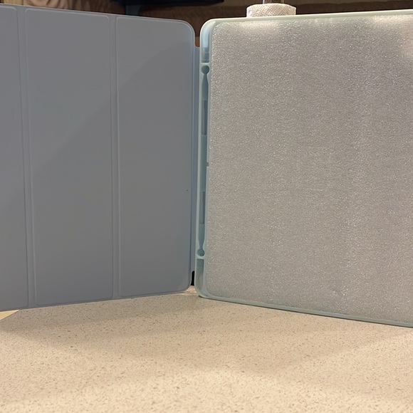 iPad case - Picture 2 of 3